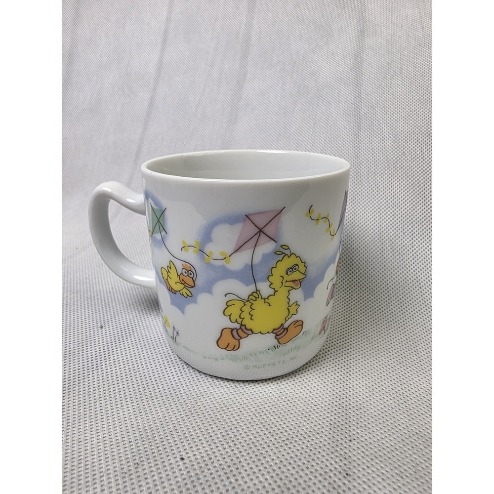NEWCOR Childs Porcelain Seasame Street Mug 8000 Flying Kite Japan 3"x3"